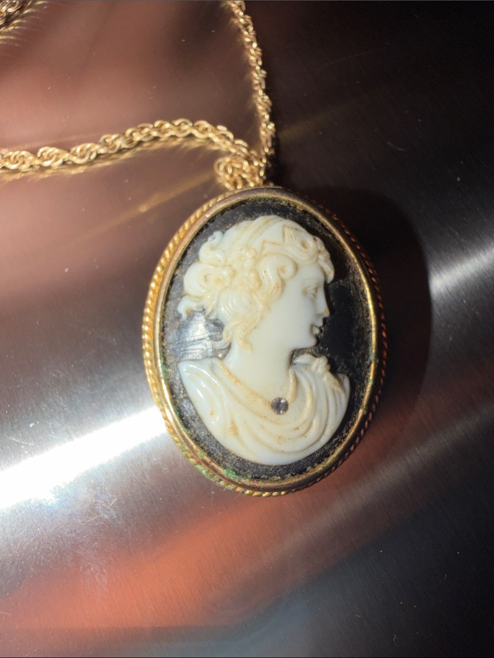 Avon Vintage-Style Black and Ivory Cameo Pendant Necklace - Gold Tone